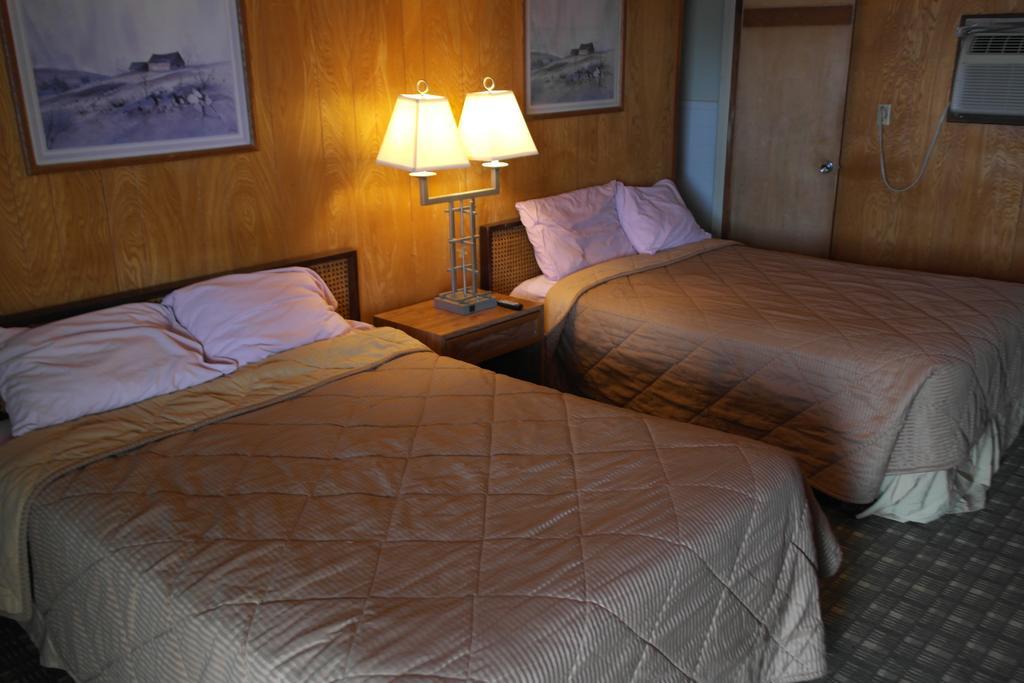 Interstate Motel Wills Point Room photo